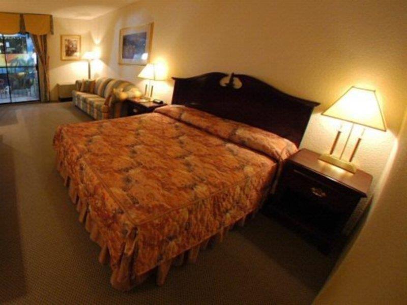 La Saguenéenne - Hôtel et Centre de Congrès Chicoutimi Chambre photo