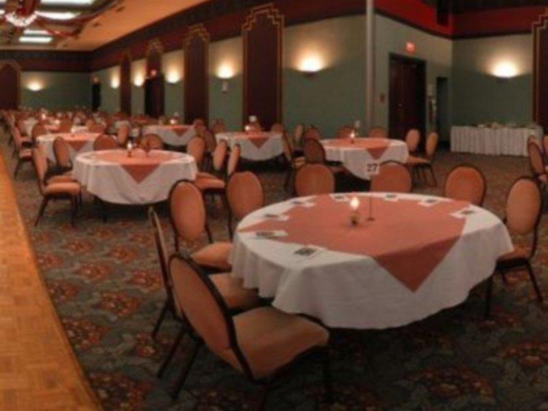 La Saguenéenne - Hôtel et Centre de Congrès Chicoutimi Restaurant photo